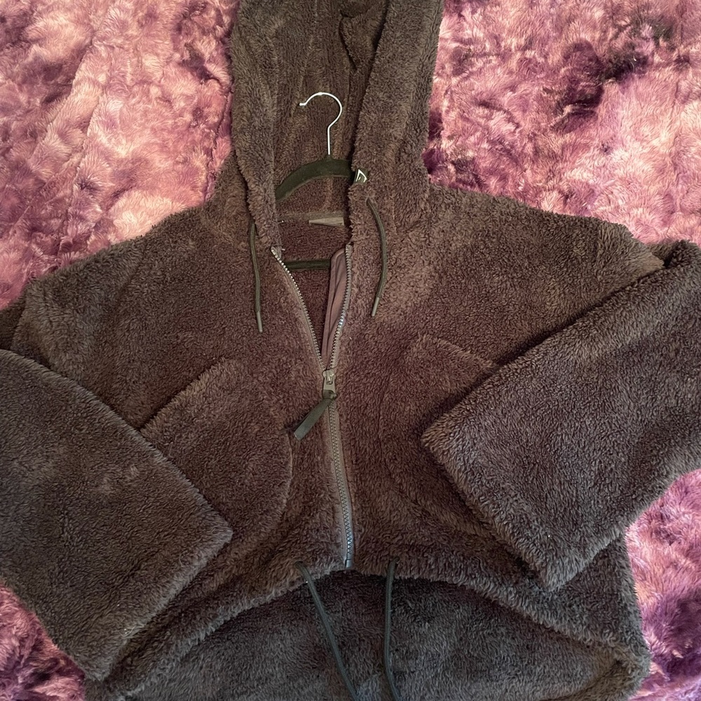 Gymshark cropped fuzzy sweatshirt
